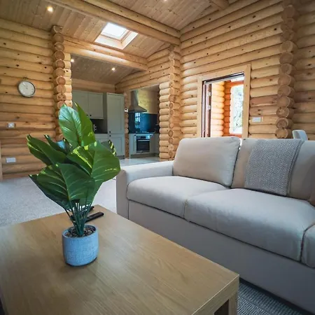 Aspen Lodge, Amazing New Log Cabin With Hot Tub - Sleeps 6 - Felmoor Park Morpeth Exterior photo